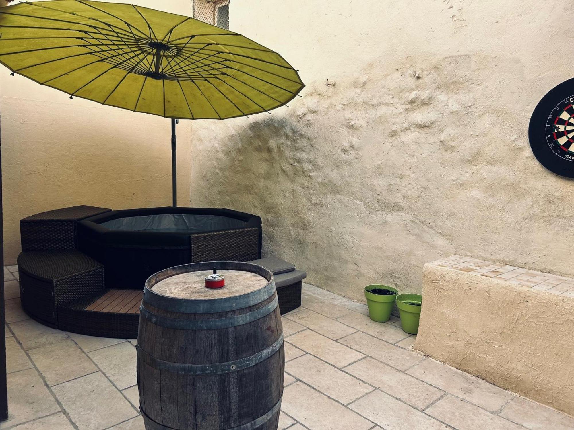 La Babayaga Bed and Breakfast Capestang Exteriör bild