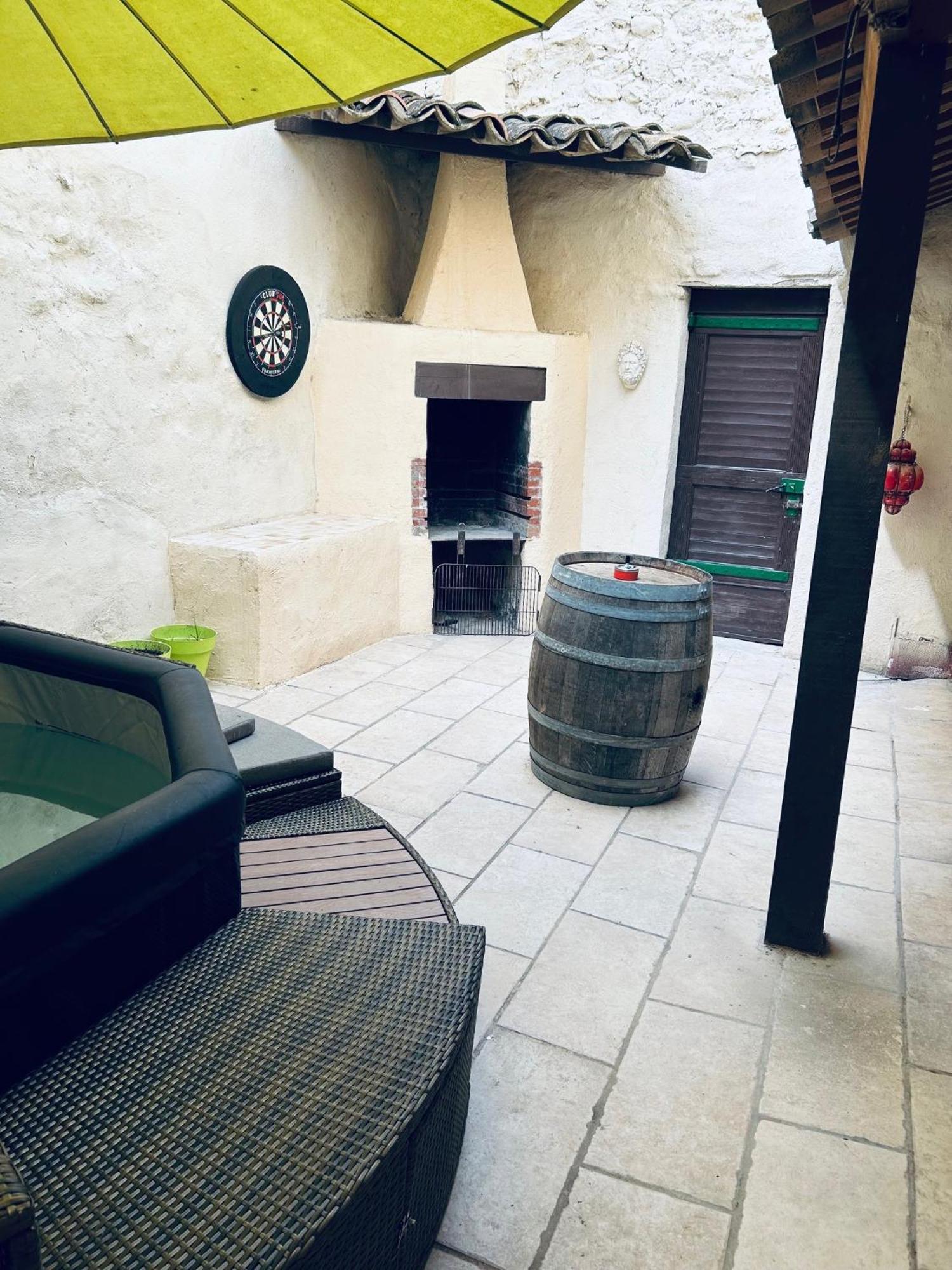 La Babayaga Bed and Breakfast Capestang Exteriör bild